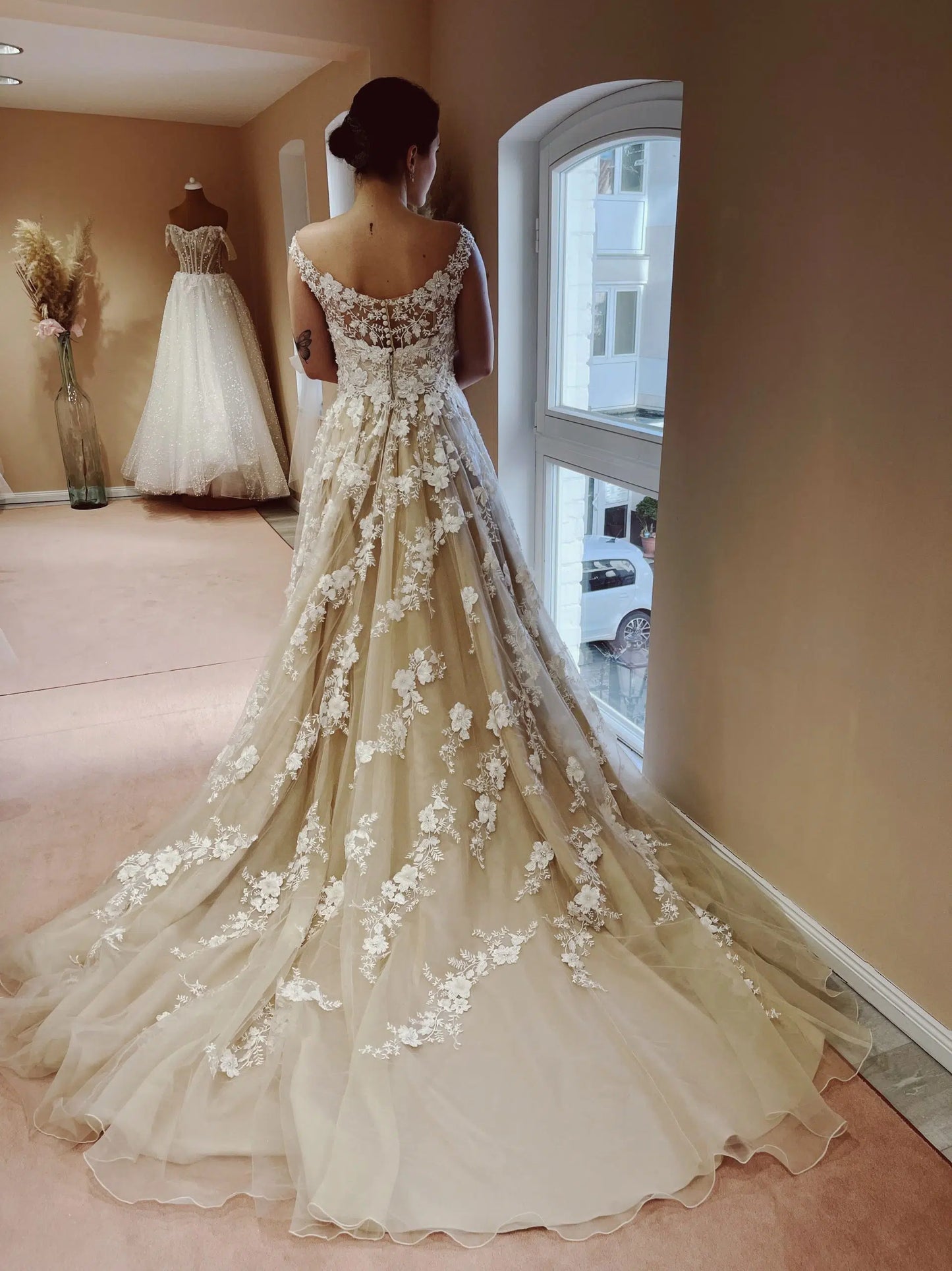 brautkleider, brautkleider online, brautkleider günstig, brautkleider outlet, brautkleider 2023