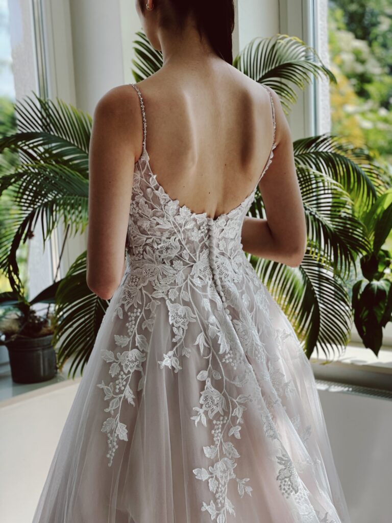 brautkleider, brautkleider online, brautkleider günstig, brautkleider outlet, brautkleider 2023