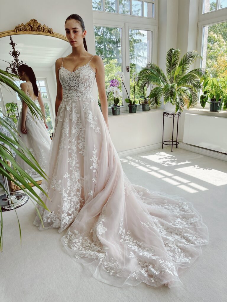 brautkleider, brautkleider online, brautkleider günstig, brautkleider outlet, brautkleider 2023