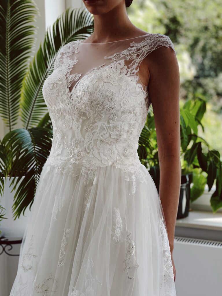 brautkleider, brautkleider online, brautkleider günstig, brautkleider outlet, brautkleider 2023