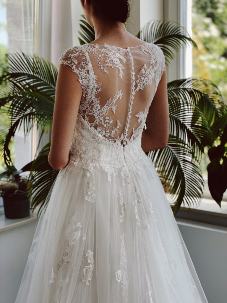 brautkleider, brautkleider online, brautkleider günstig, brautkleider outlet, brautkleider 2023