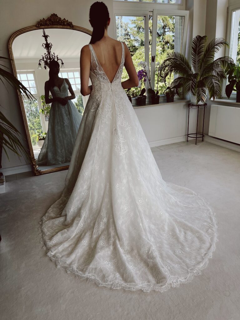 brautkleider, brautkleider online, brautkleider günstig, brautkleider outlet, brautkleider 2023