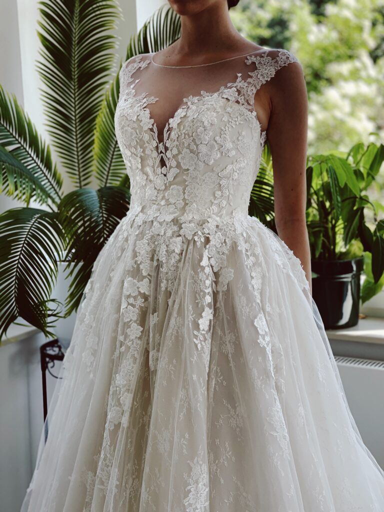 brautkleider, brautkleider online, brautkleider günstig, brautkleider outlet, brautkleider 2023