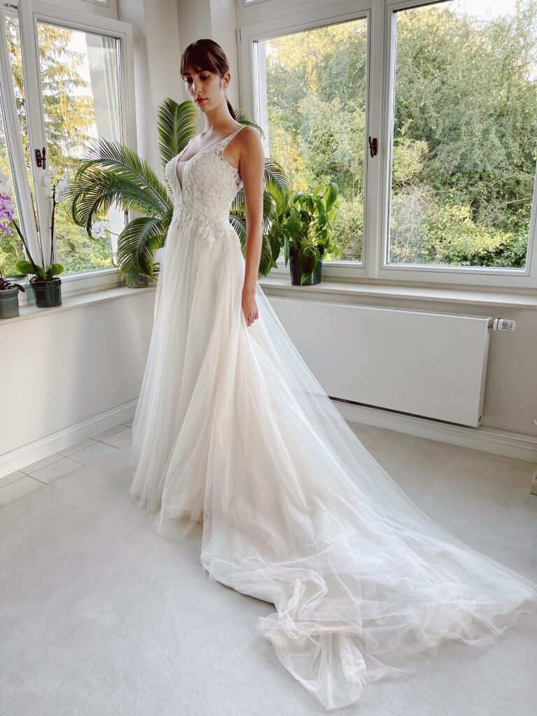 brautkleider, brautkleider online, brautkleider günstig, brautkleider outlet, brautkleider 2023