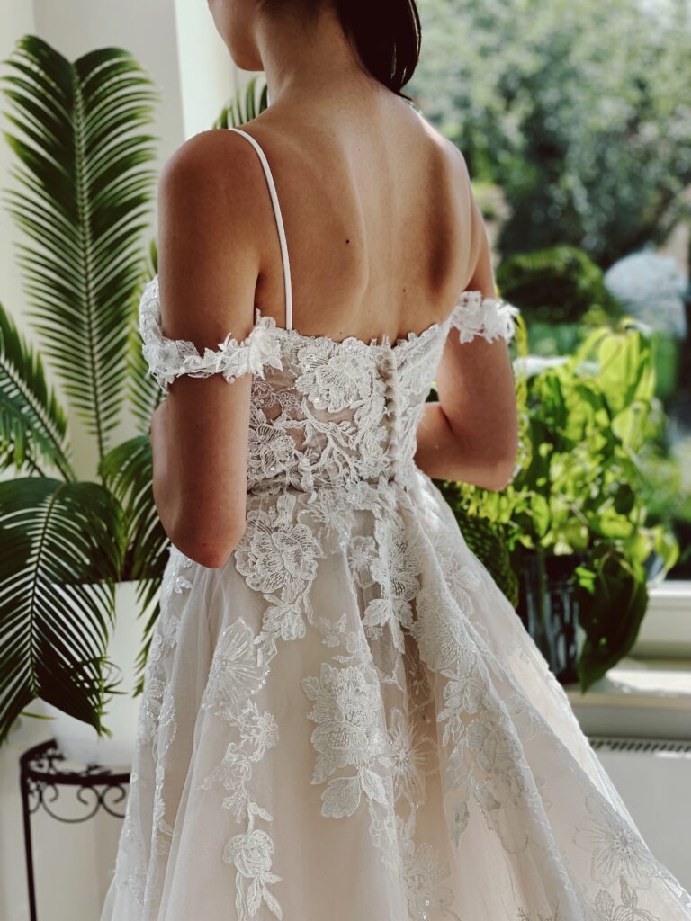 brautkleider, brautkleider online, brautkleider günstig, brautkleider outlet, brautkleider 2023