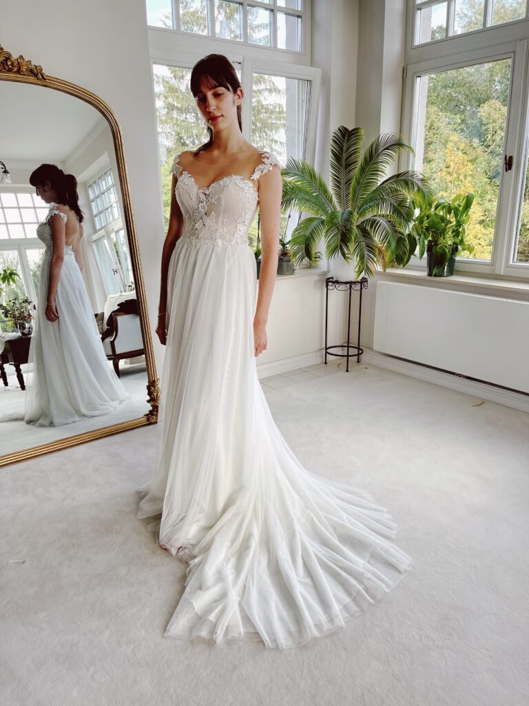 brautkleider, brautkleider online, brautkleider günstig, brautkleider outlet, brautkleider 2023
