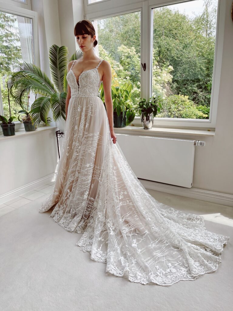brautkleider, brautkleider online, brautkleider günstig, brautkleider outlet, brautkleider 2023
