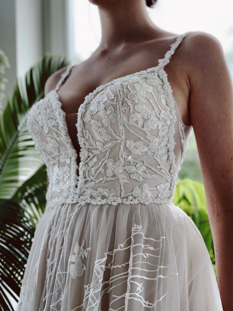 brautkleider, brautkleider online, brautkleider günstig, brautkleider outlet, brautkleider 2023
