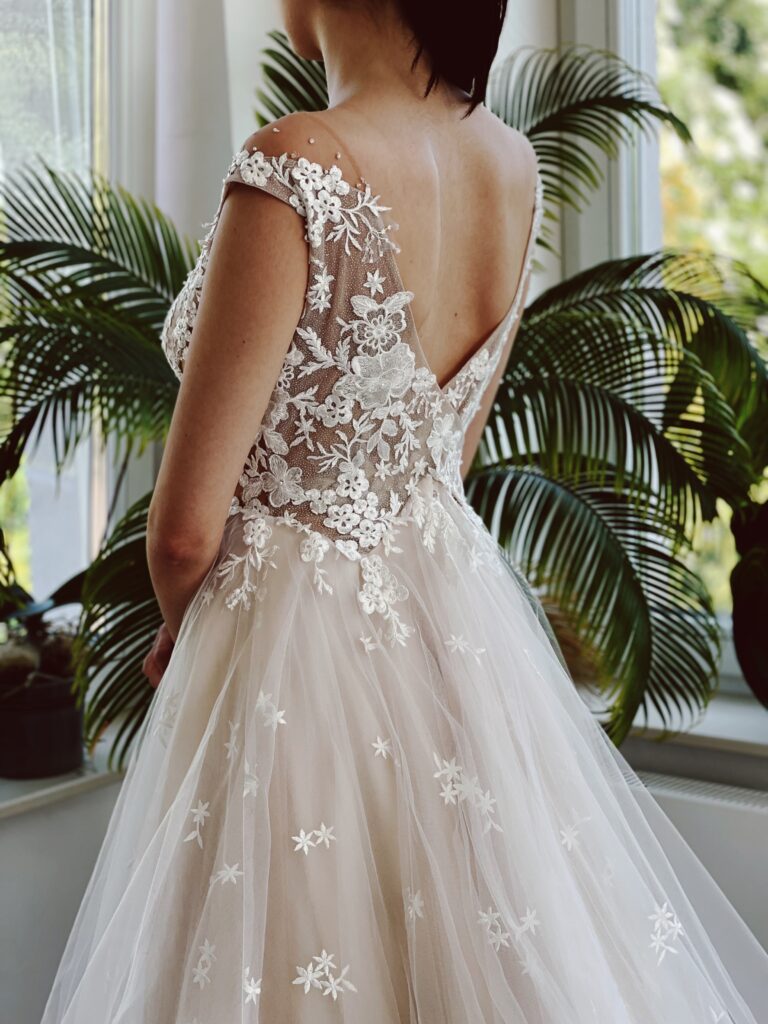 brautkleider, brautkleider online, brautkleider günstig, brautkleider outlet, brautkleider 2023
