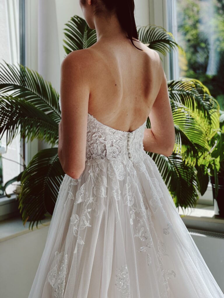 brautkleider, brautkleider online, brautkleider günstig, brautkleider outlet, brautkleider 2023
