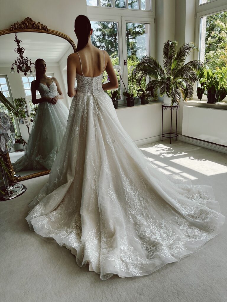 brautkleider, brautkleider online, brautkleider günstig, brautkleider outlet, brautkleider 2023