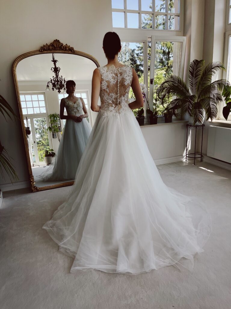 brautkleider, brautkleider online, brautkleider günstig, brautkleider outlet, brautkleider 2023