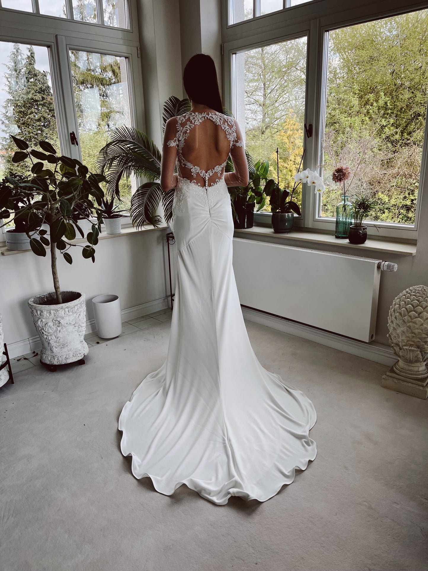 Fit and Flare, Glitzer, Spitze, Schlüsselloch Ausschnitt, lange Ärmel, Tattoo Effekt, brautkleider, brautkleider online, brautkleider günstig, brautkleider outlet, brautkleider 2023