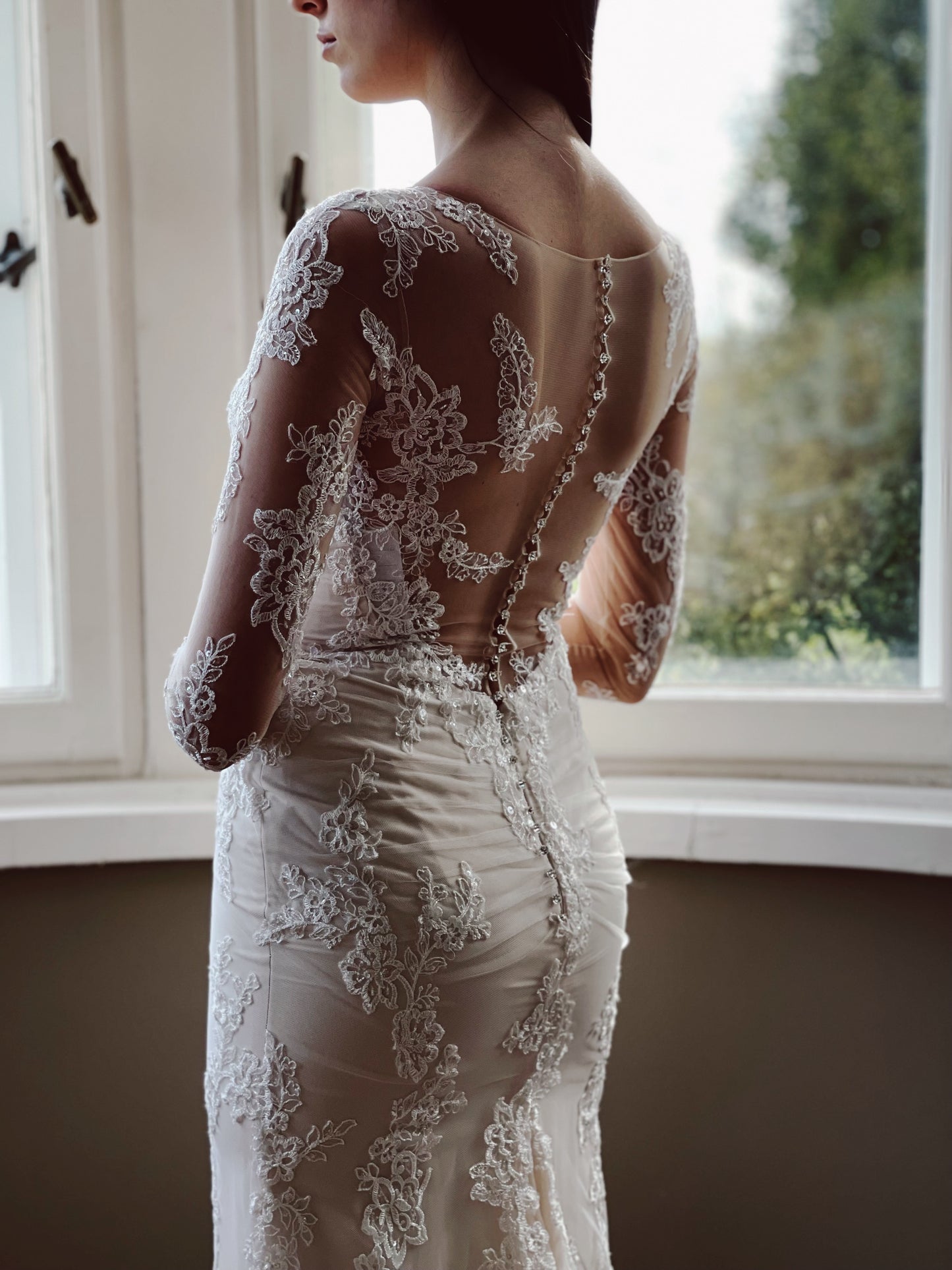 Fit and Flare, Glitzer, Spitze, Schleppe, Tattoo-Effekt, Dekolleté, brautkleider, brautkleider online, brautkleider günstig, brautkleider outlet, brautkleider 2023