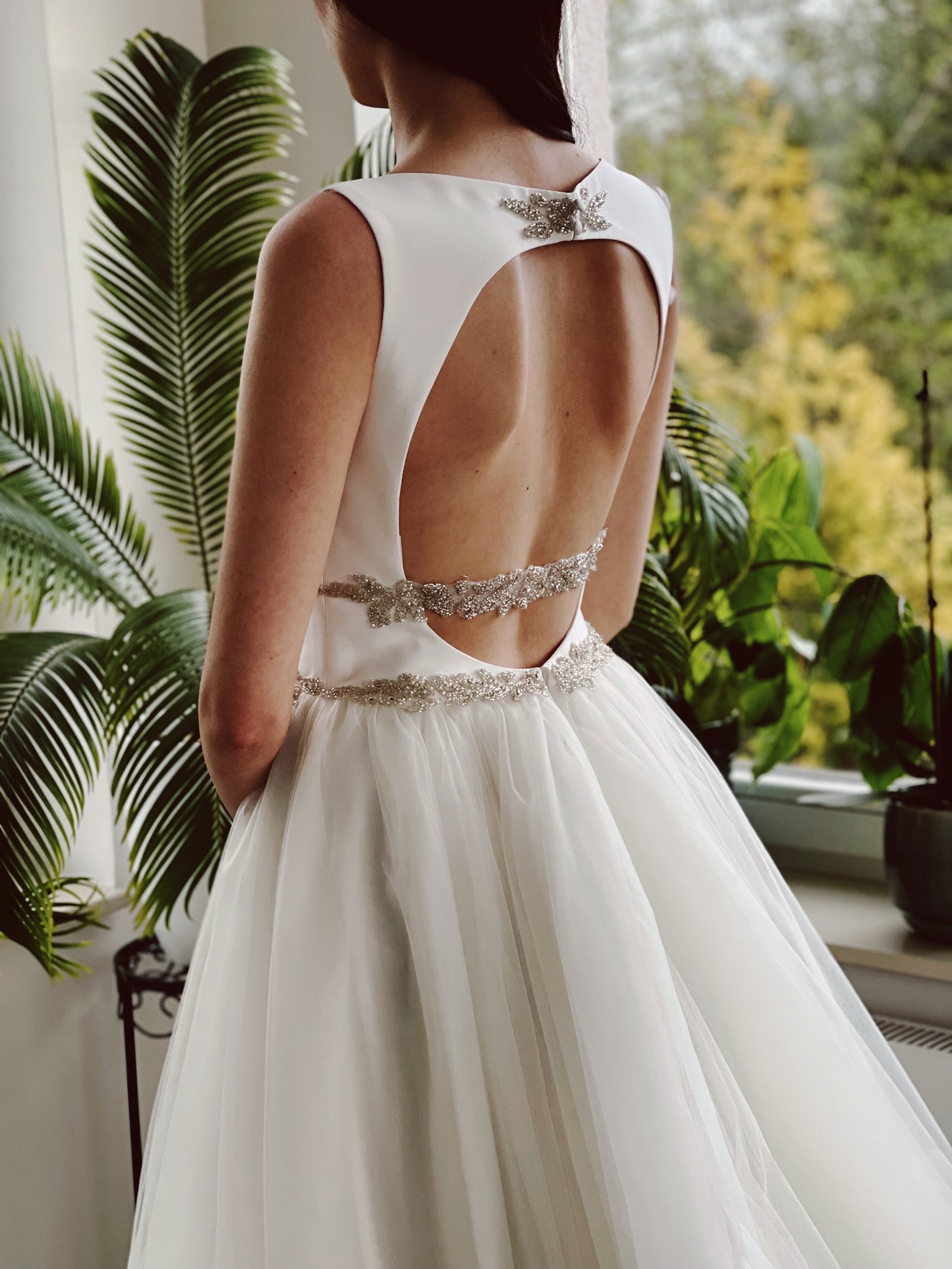 Prinzessin, hochgeschlossen, Satin, Schlüsselloch Ausschnitt, Glitzer, Spitze , brautkleider, brautkleider online, brautkleider günstig, brautkleider outlet, brautkleider 2023