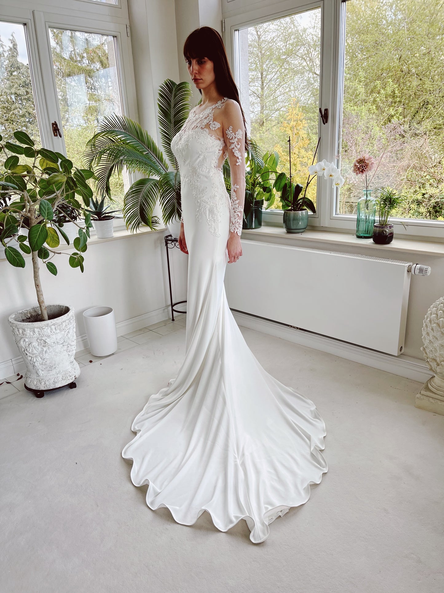 Fit and Flare, Glitzer, Spitze, Schlüsselloch Ausschnitt, lange Ärmel, Tattoo Effekt, brautkleider, brautkleider online, brautkleider günstig, brautkleider outlet, brautkleider 2023