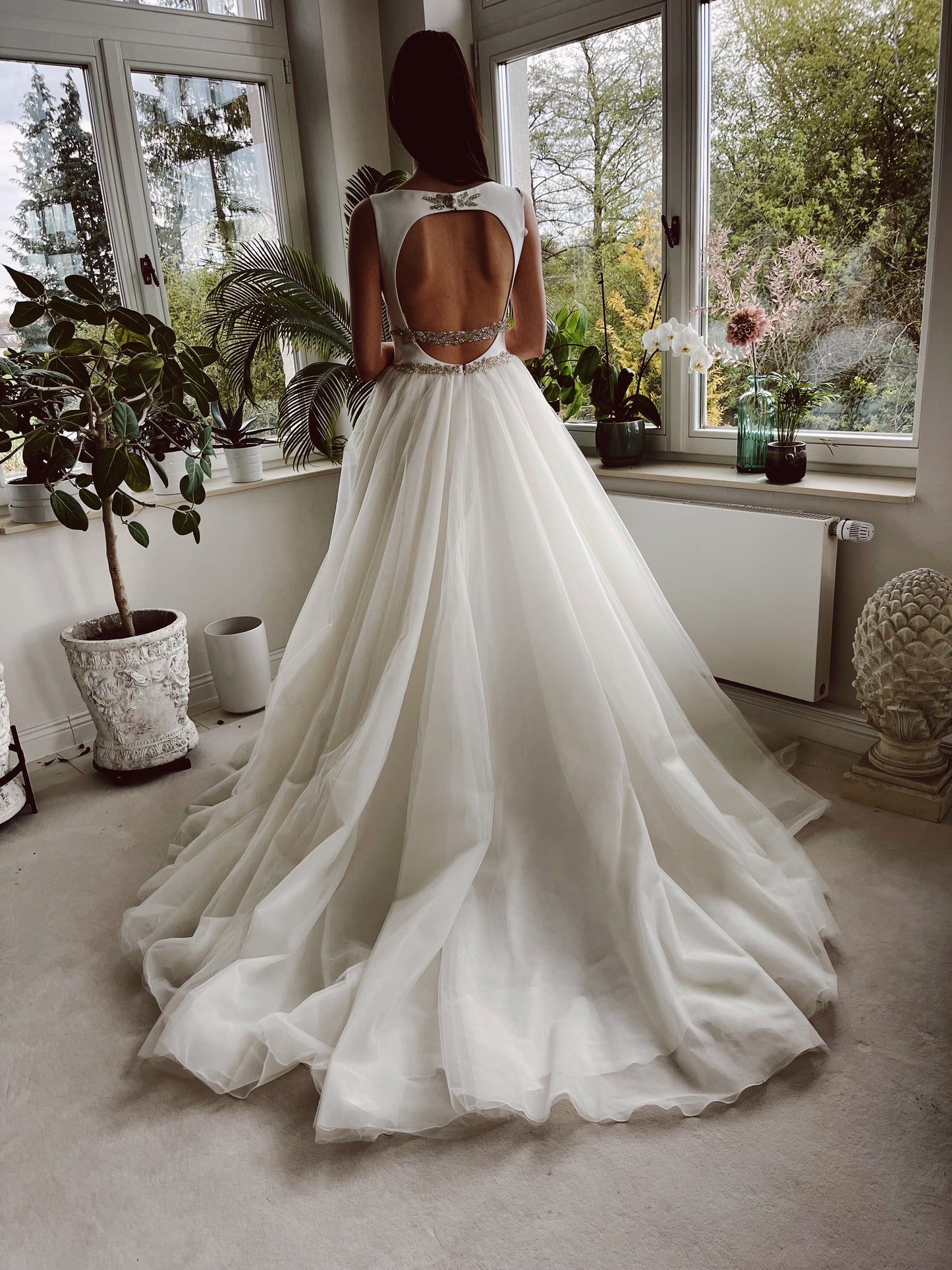 Prinzessin, hochgeschlossen, Satin, Schlüsselloch Ausschnitt, Glitzer, Spitze , brautkleider, brautkleider online, brautkleider günstig, brautkleider outlet, brautkleider 2023