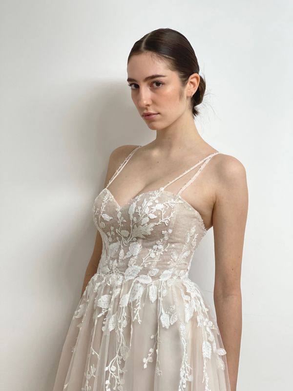 Blush, Spitze, Träger, brautkleider, brautkleider online, brautkleider günstig, brautkleider outlet, brautkleider 2023