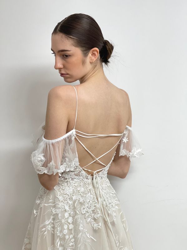 Prinzessin, Schleier, Volant, Blush, Spitze, Pailletten, brautkleider, brautkleider online, brautkleider günstig, brautkleider outlet, brautkleider 2023
